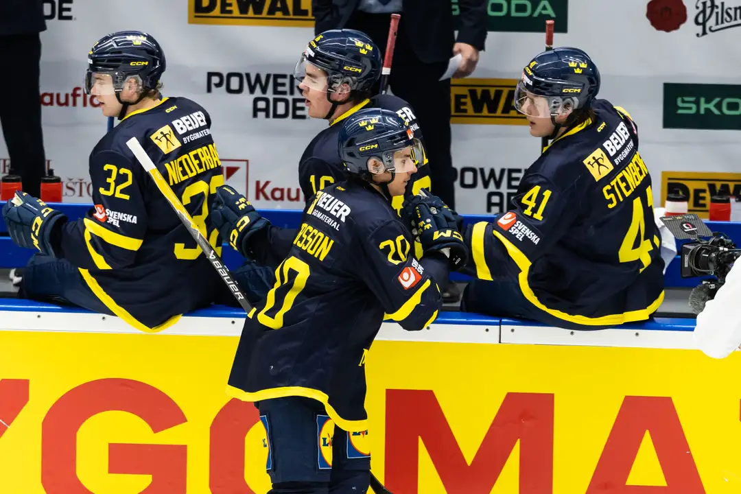 Hockey-dubbeln 7/5 med Tre Kronor!