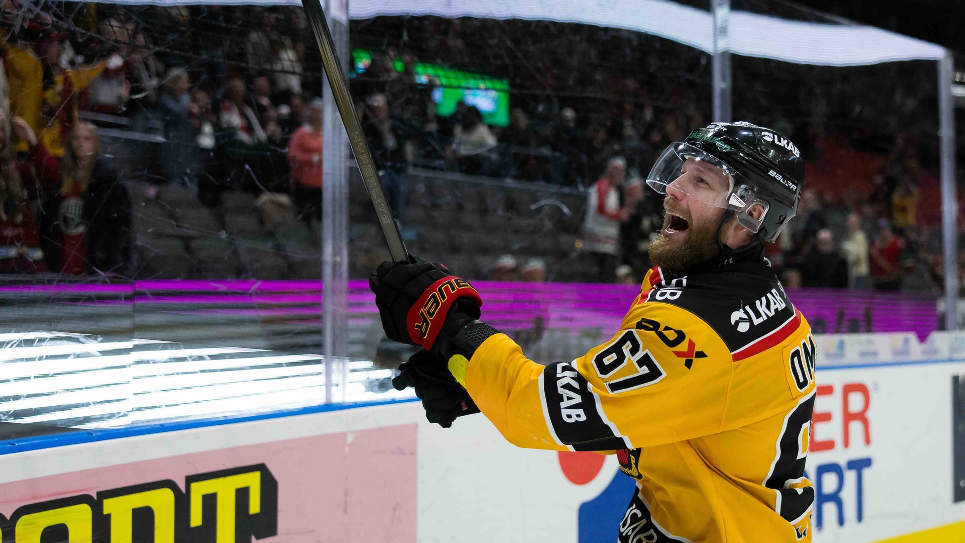 Linus Omark jublar efter att ha avgjort i Scandinavium