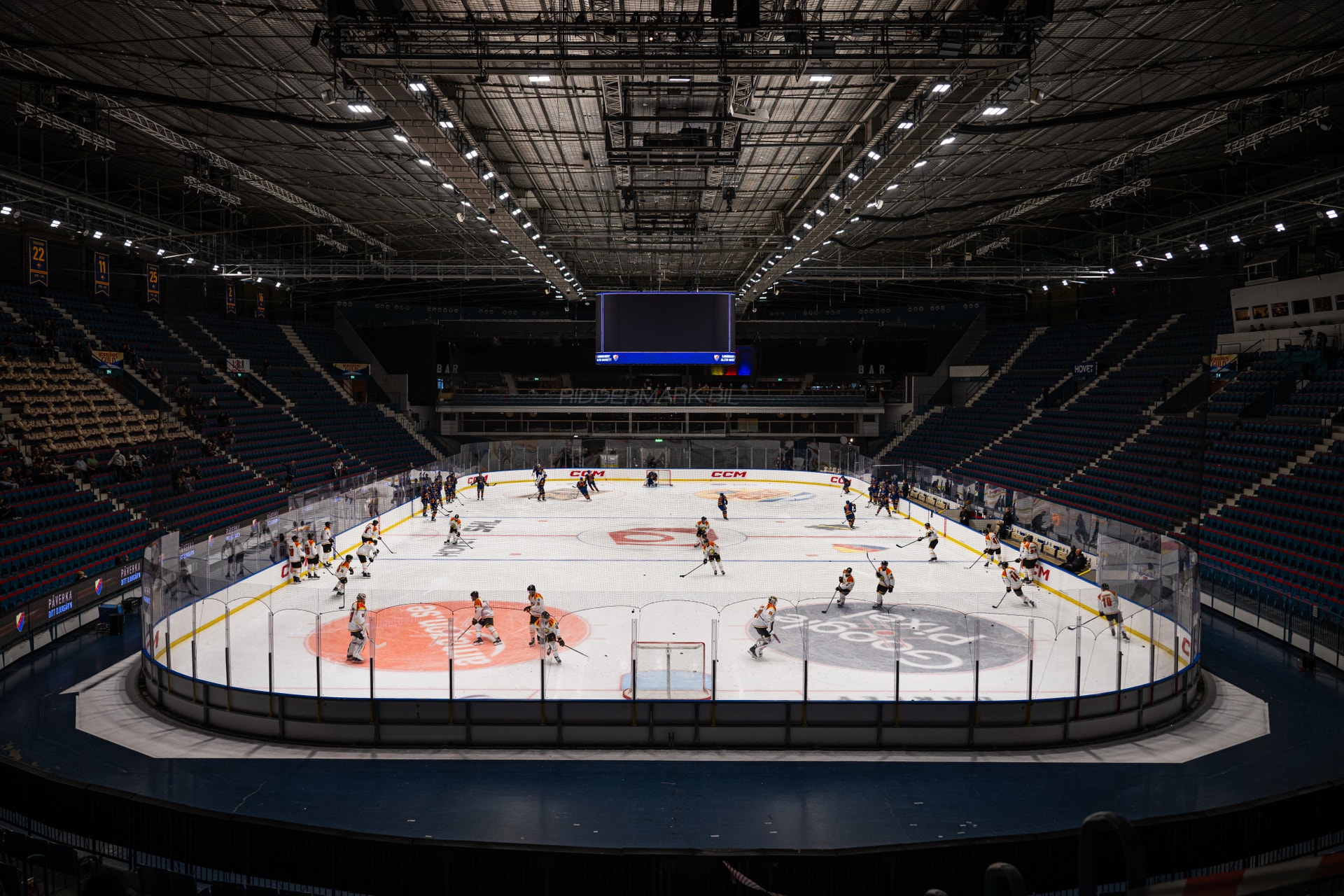Djurgården tar emot Brynäs i en försäsongsmatch på torsdagskvällen.