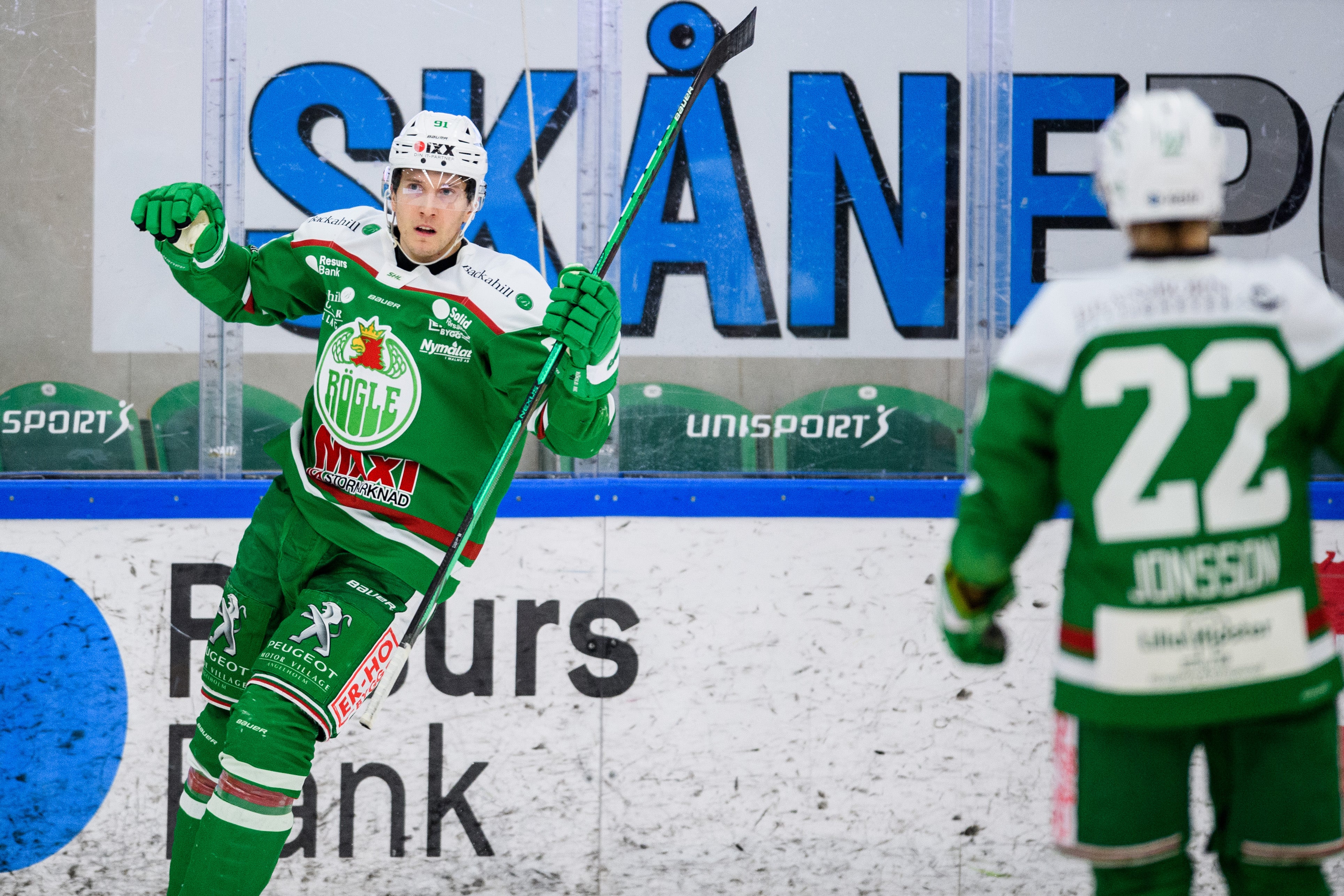 (18740) Adam Tambellini