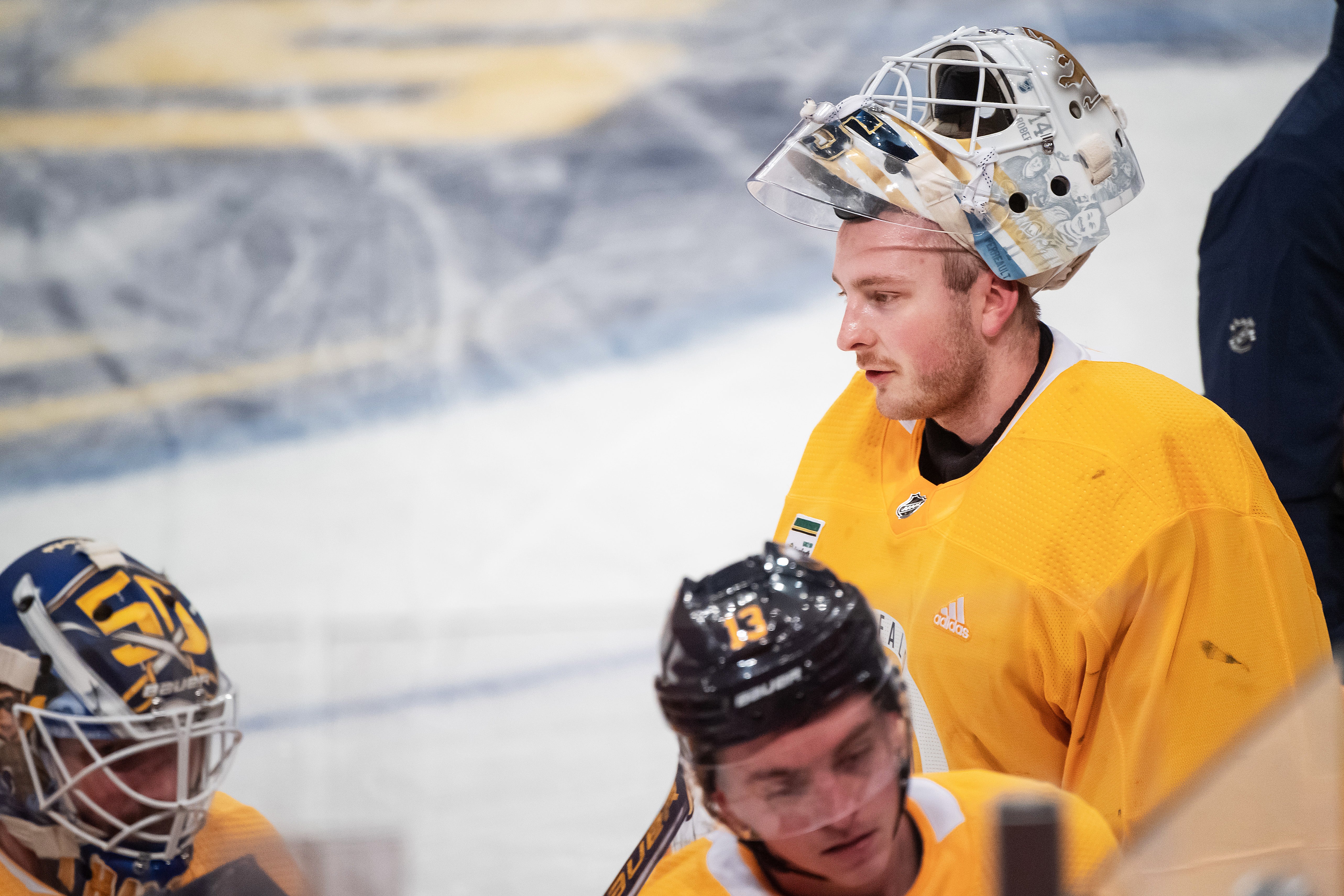 (10827) Linus Ullmark