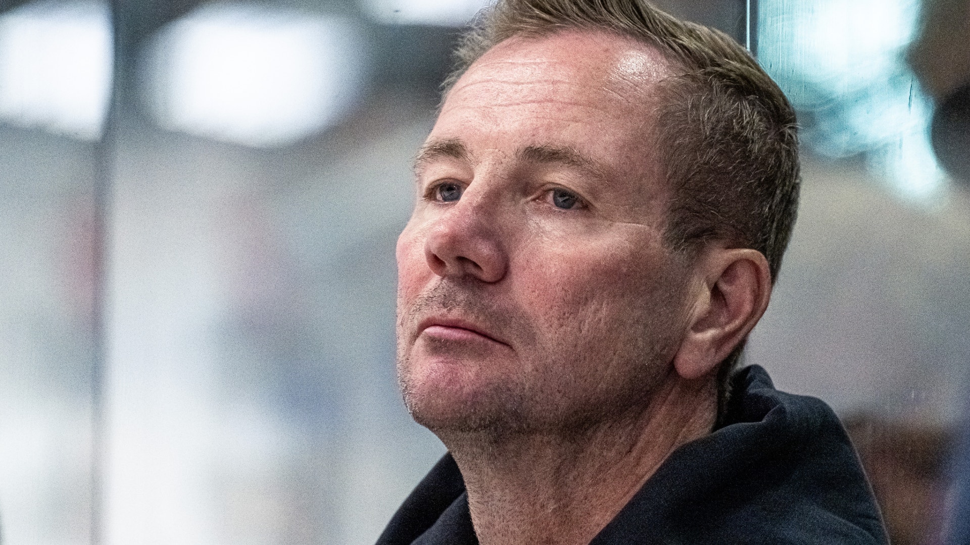 Växjös sportchef Henrik Evertsson berättar om svårigheterna med att värva AHL-spelare.