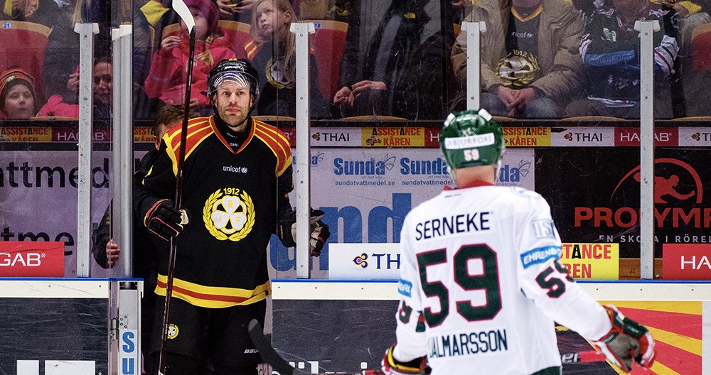 (2137) Jörgen Sundqvist i utvisningsbåset