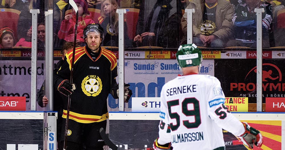 (2137) Jörgen Sundqvist i utvisningsbåset