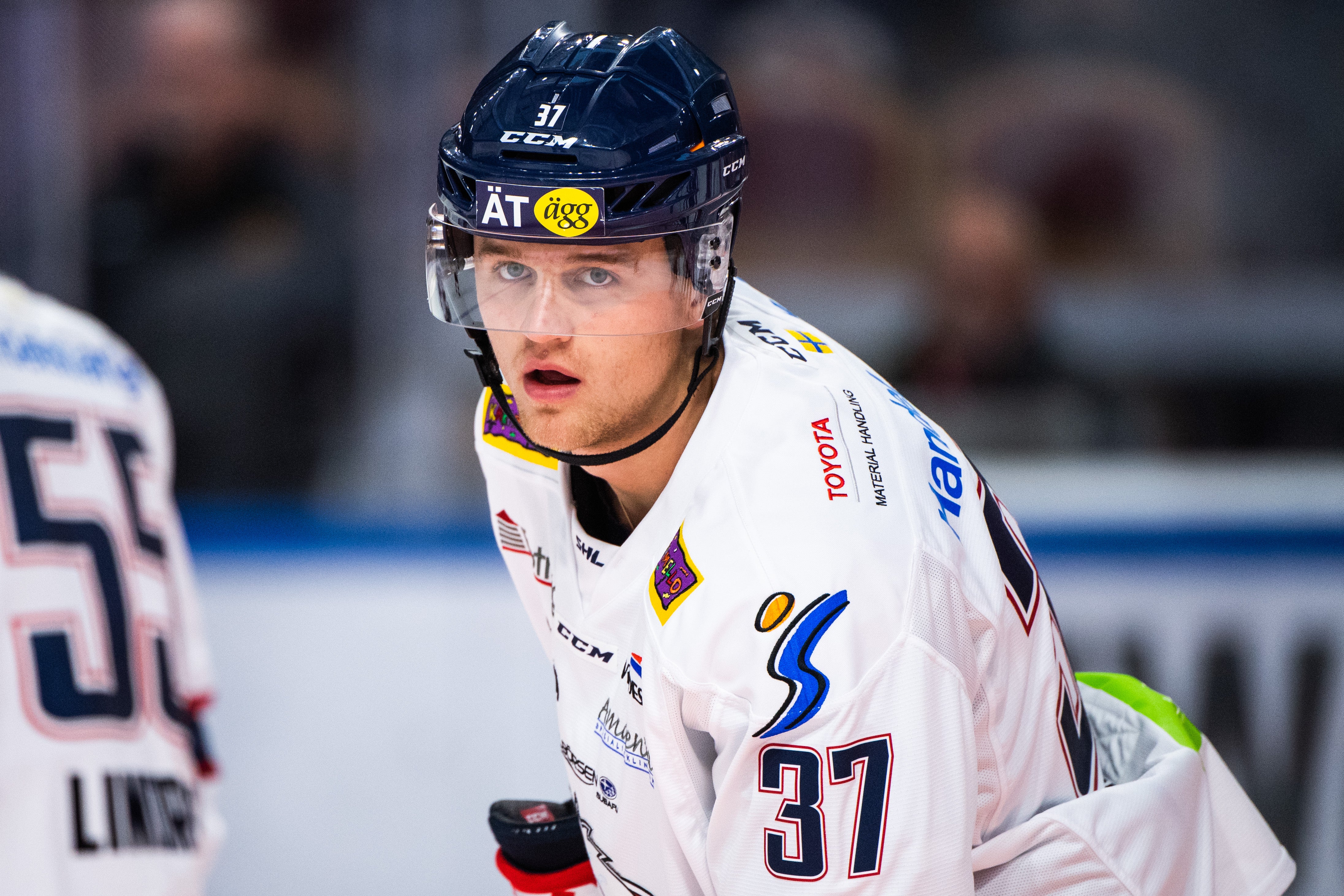 (10505) adam ginning