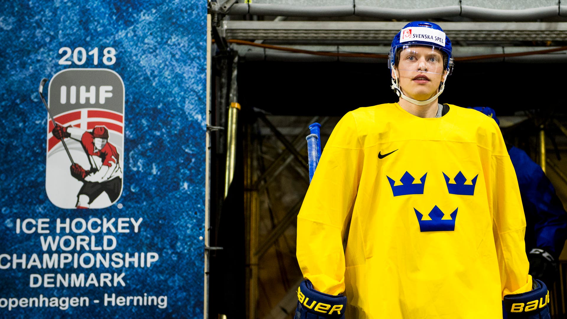 (2851) Lawrence Pilut4