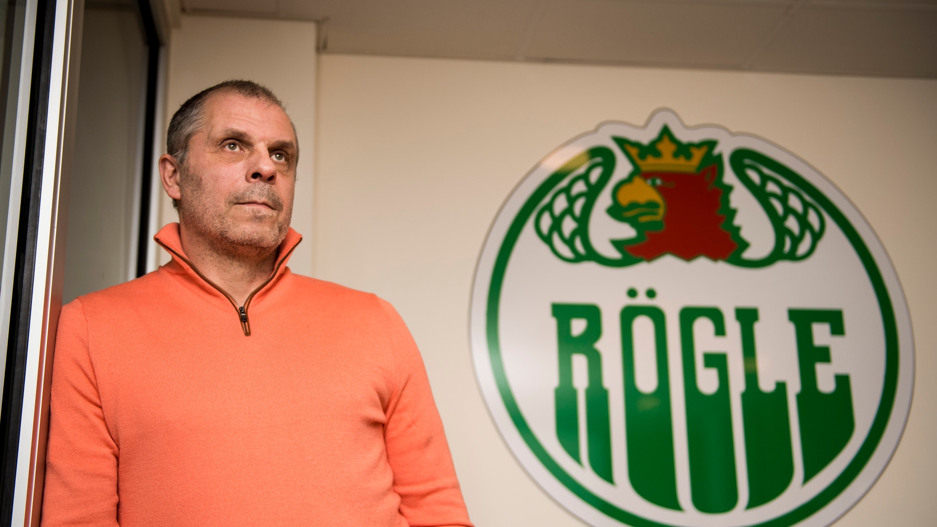 (831) Anders masken carlsson