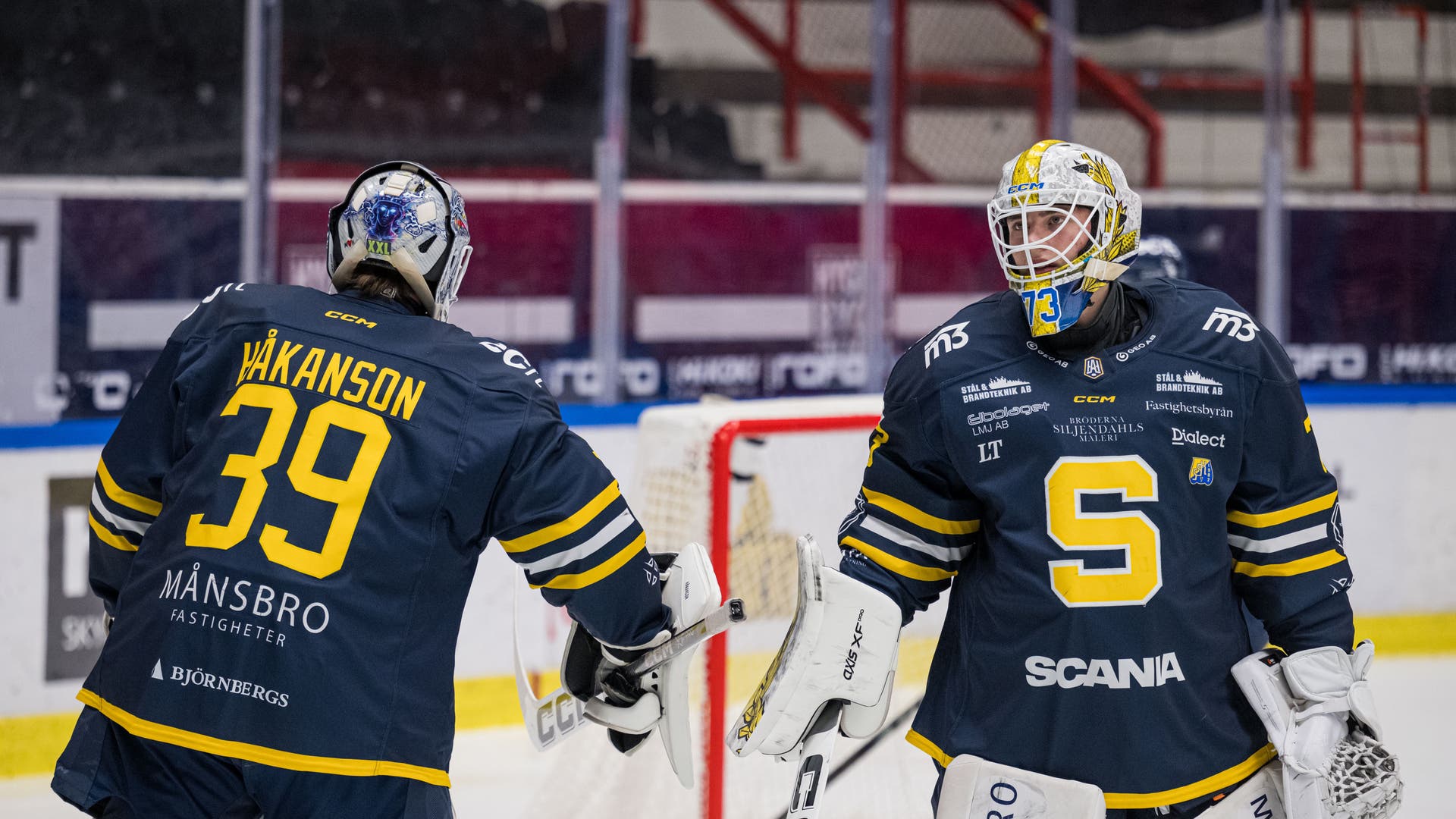 Oliver Håkanson, Love Härenstam