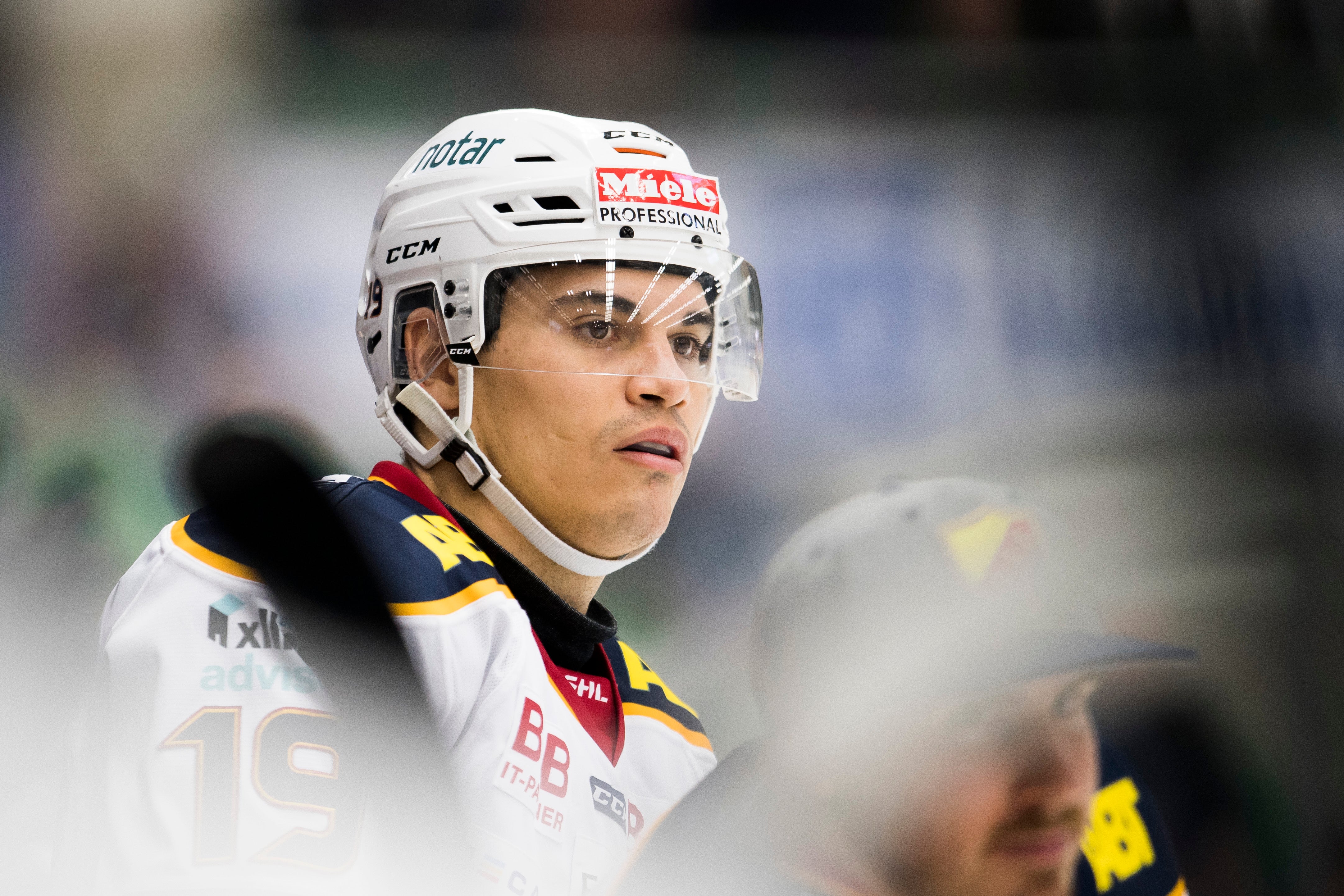 (2120) René Bourque7