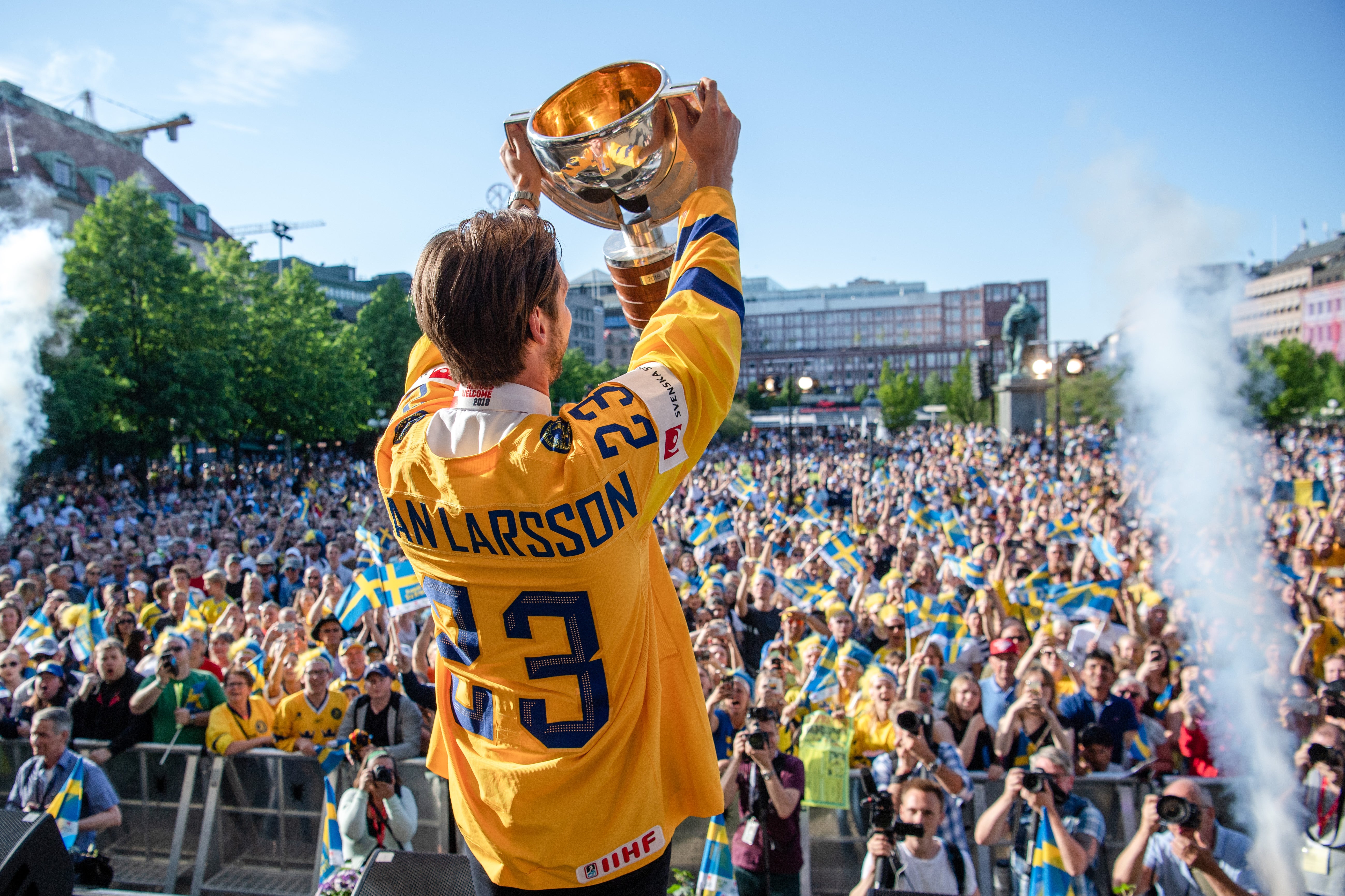 (8015) Oliver Ekman-Larsson