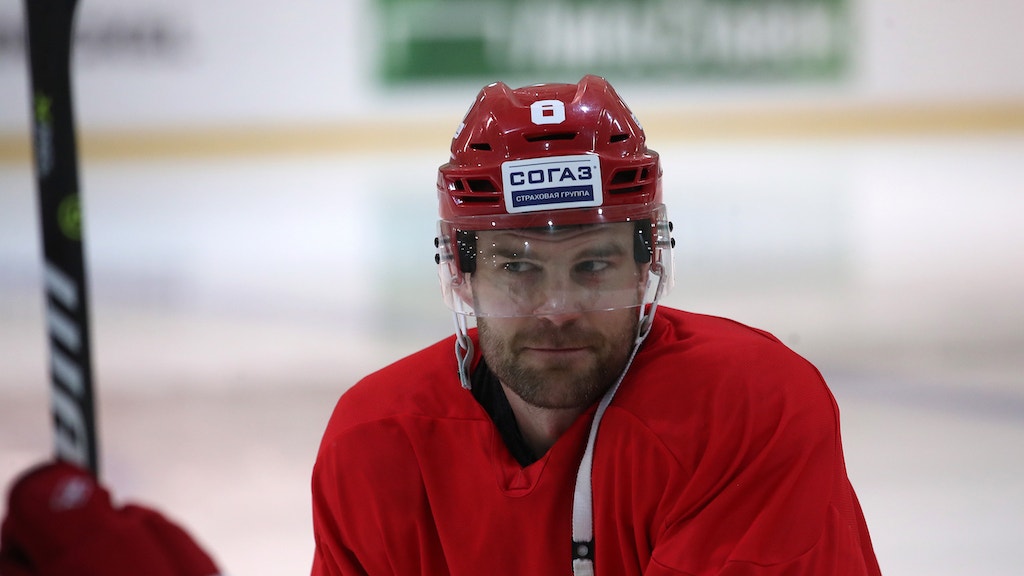 (c) photo.khl.ru Vladimir Bezzubov