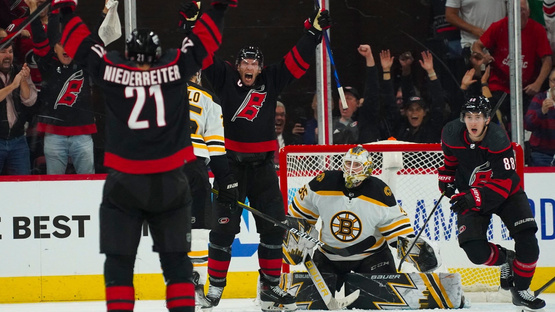(23451) Linus Ullmark