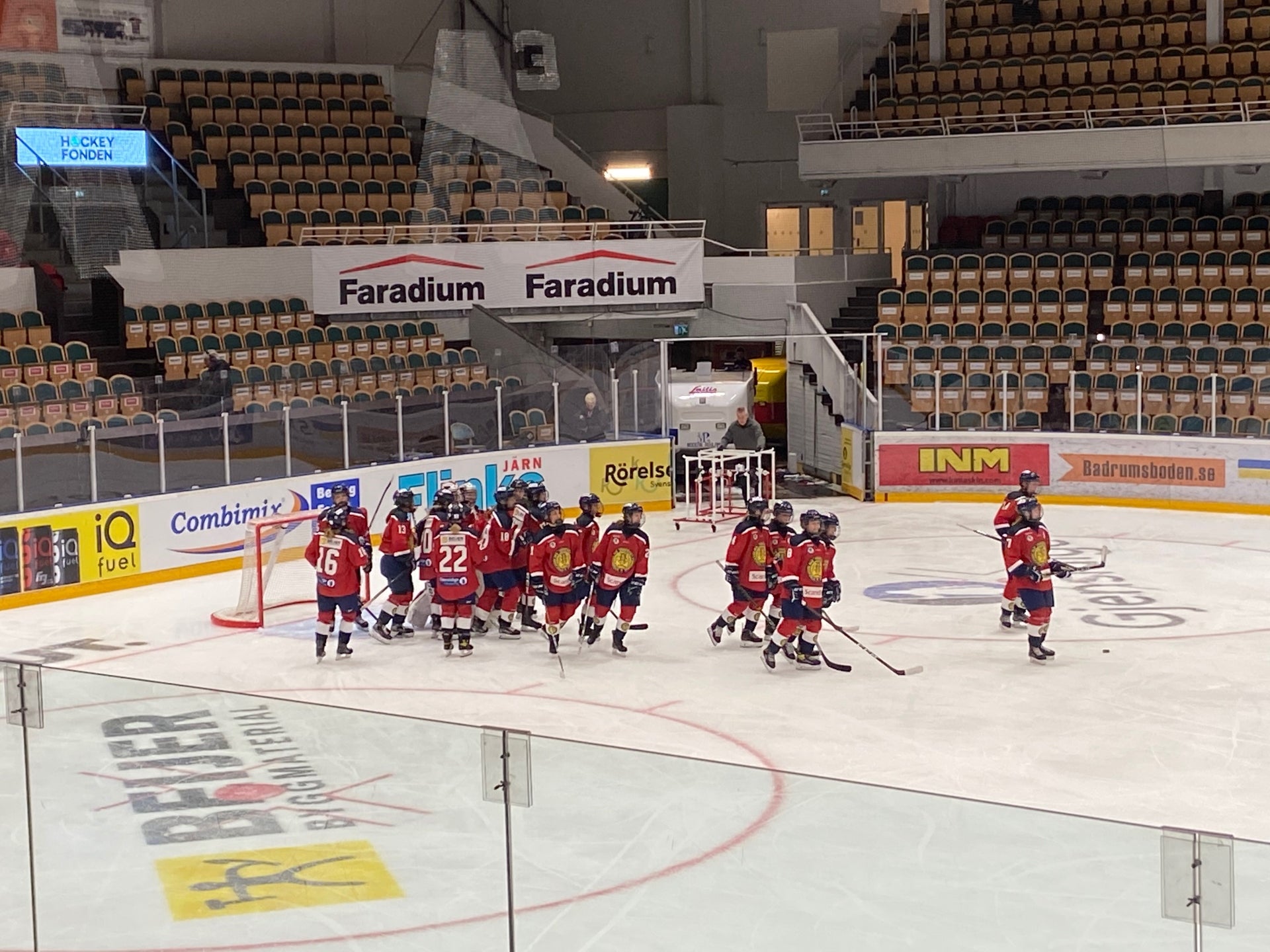 (16097) Stockholm tjejer