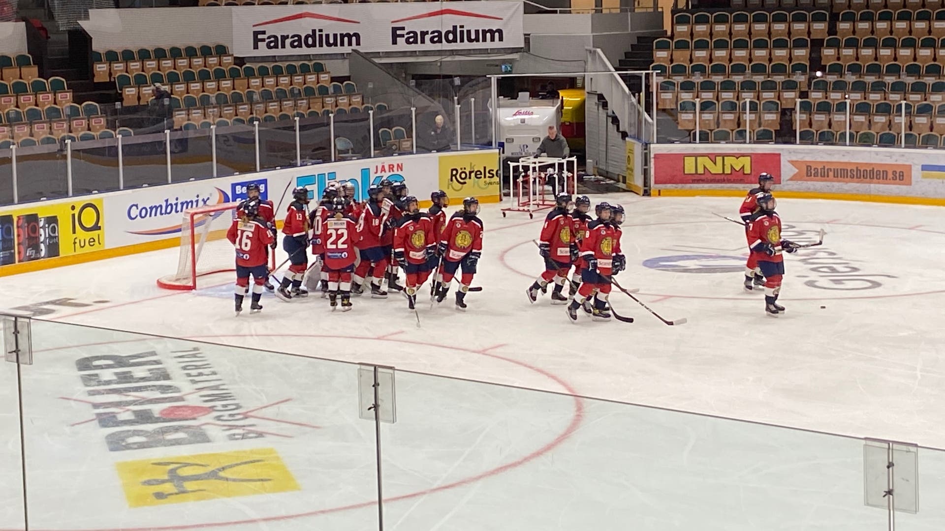 (16097) Stockholm tjejer