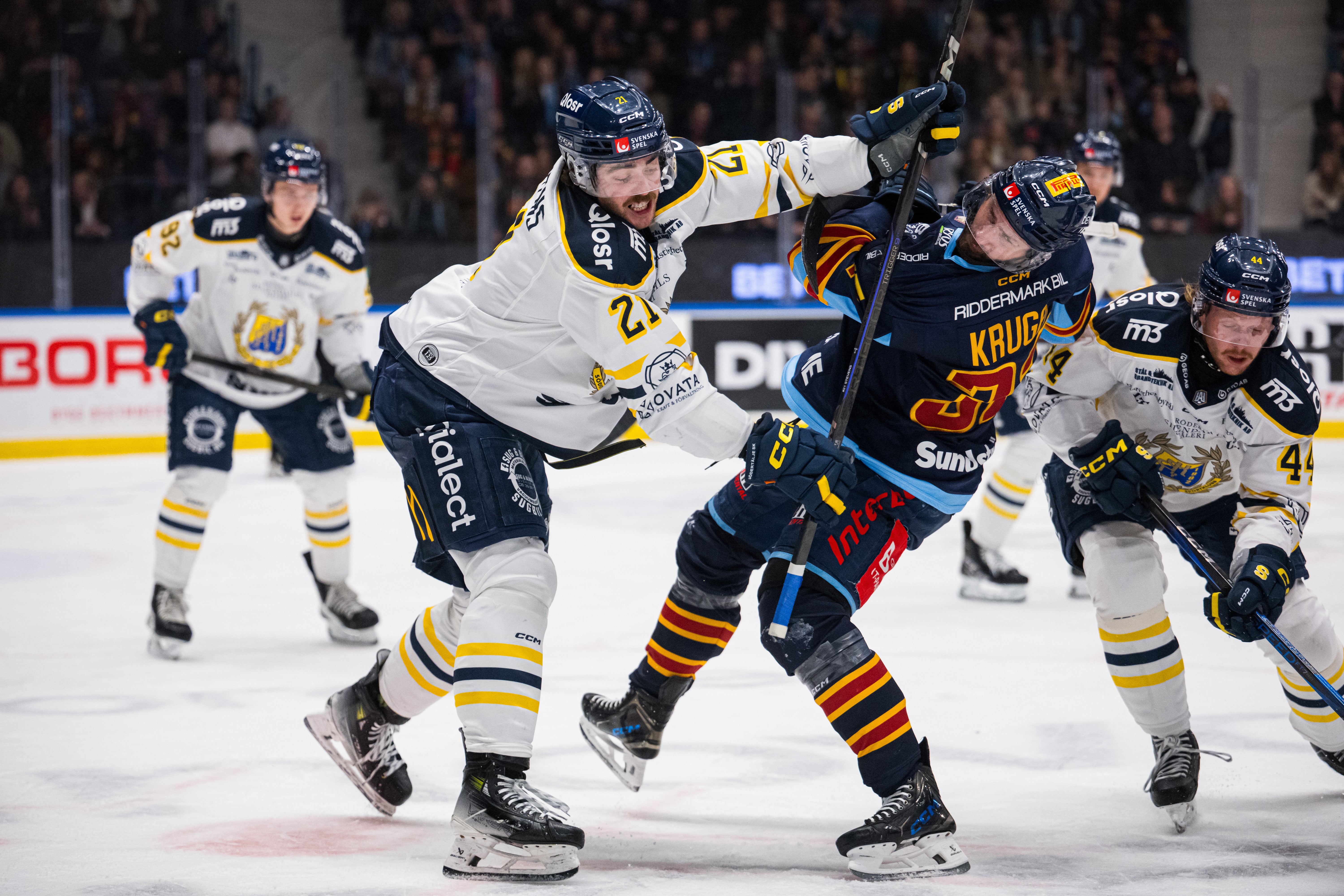 Stevens tackling Krüger