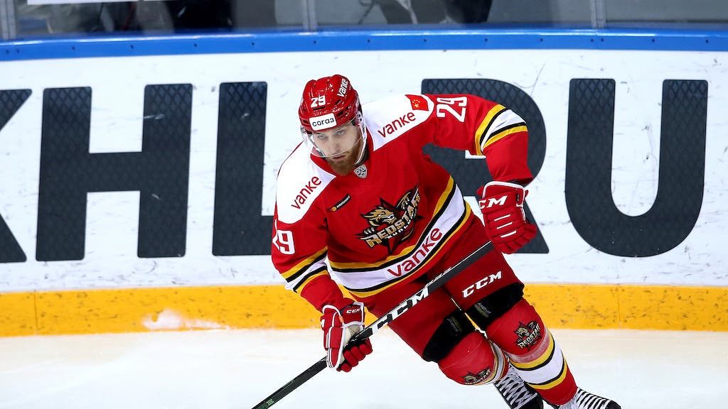 (c) photo.khl.ru Vladimir Bezzubov