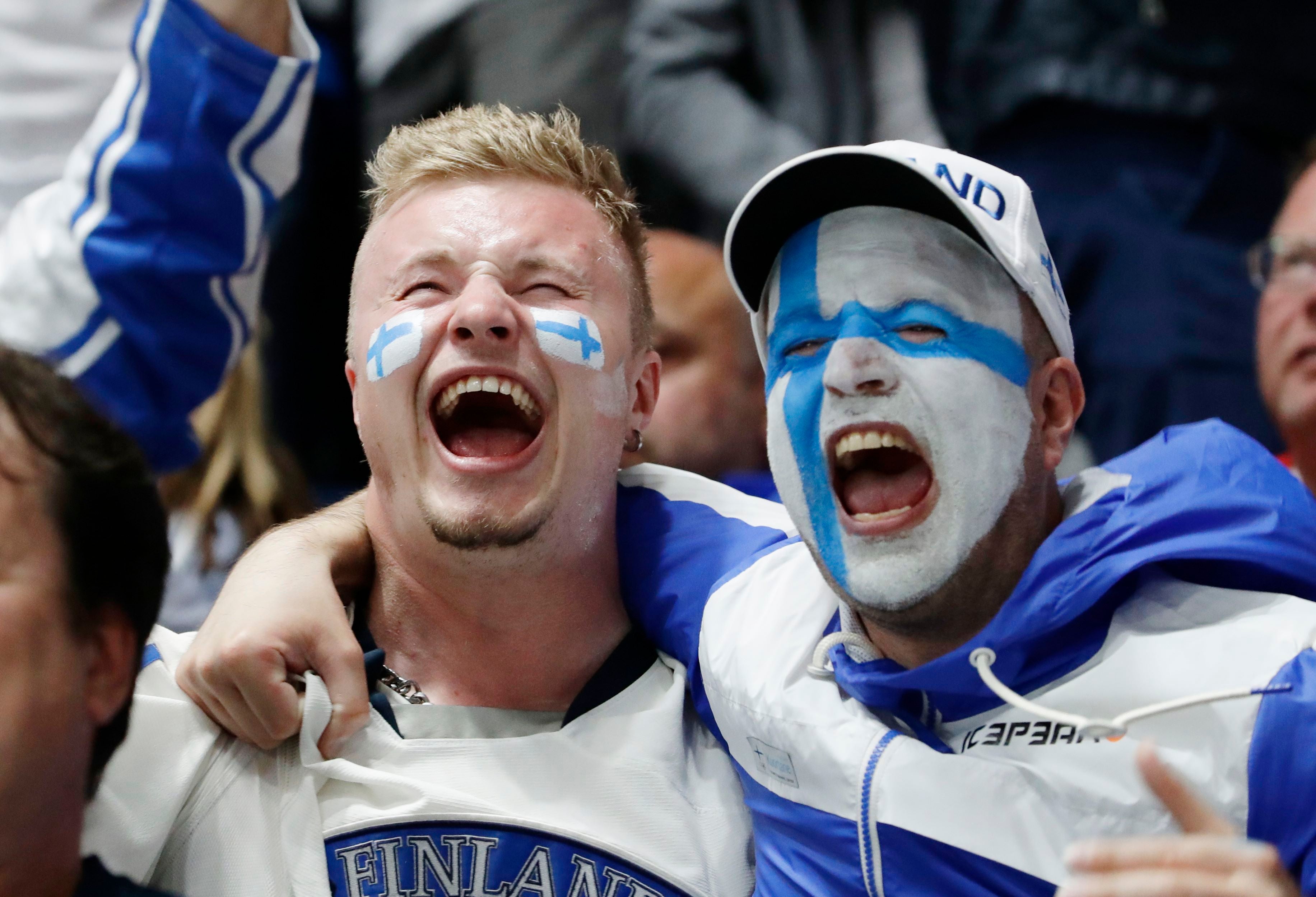 (23873) Finska fans