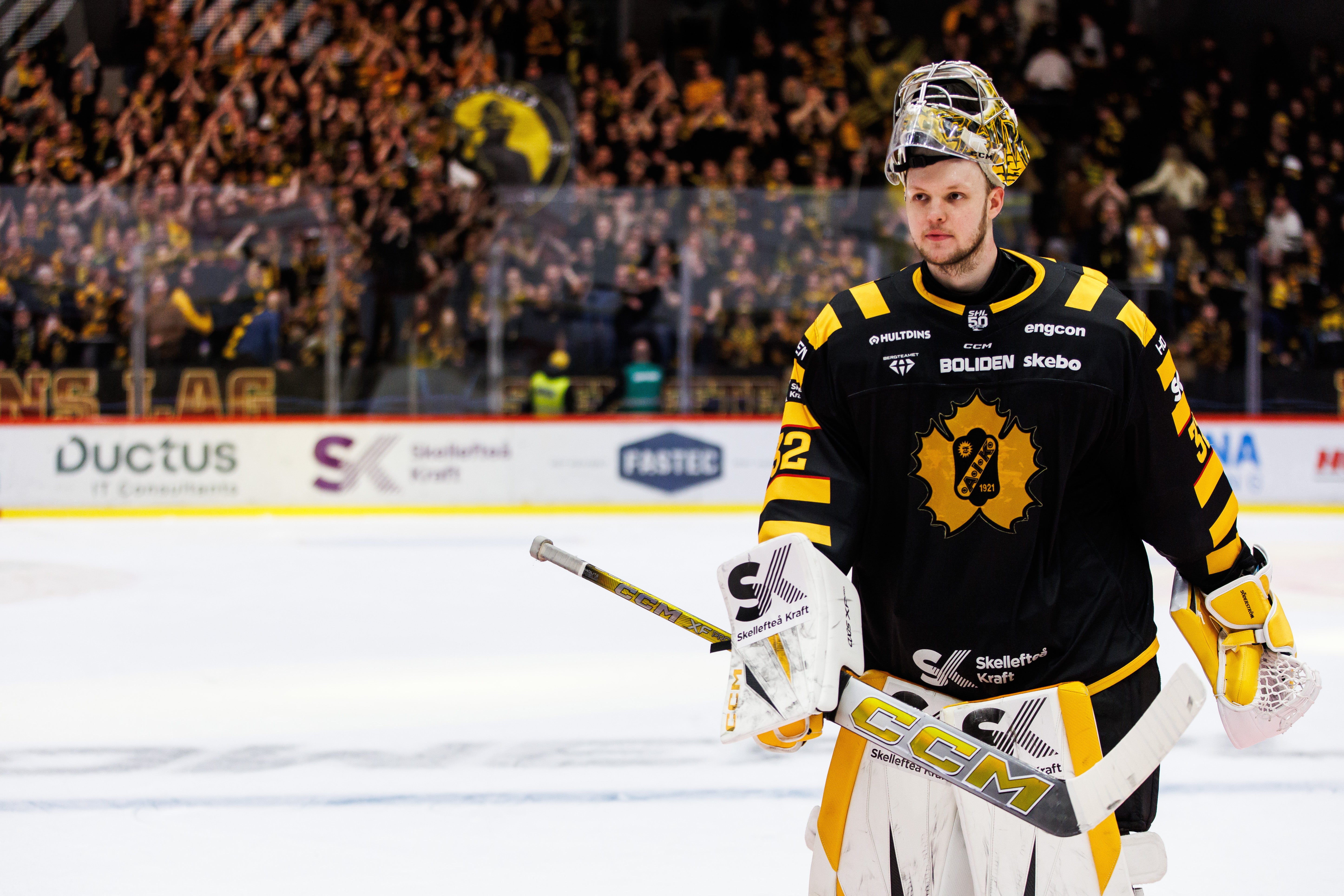Linus Söderström tränar nu i full utrustning efter sin senaste fotoperation.