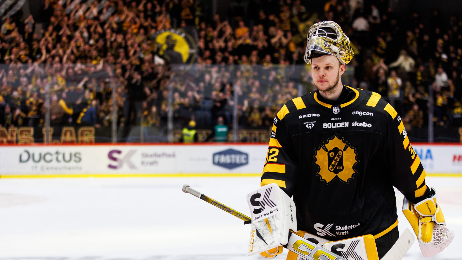 Linus Söderström tränar nu i full utrustning efter sin senaste fotoperation.