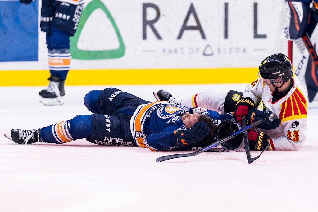 Oskar Lindblom Brian Cooper