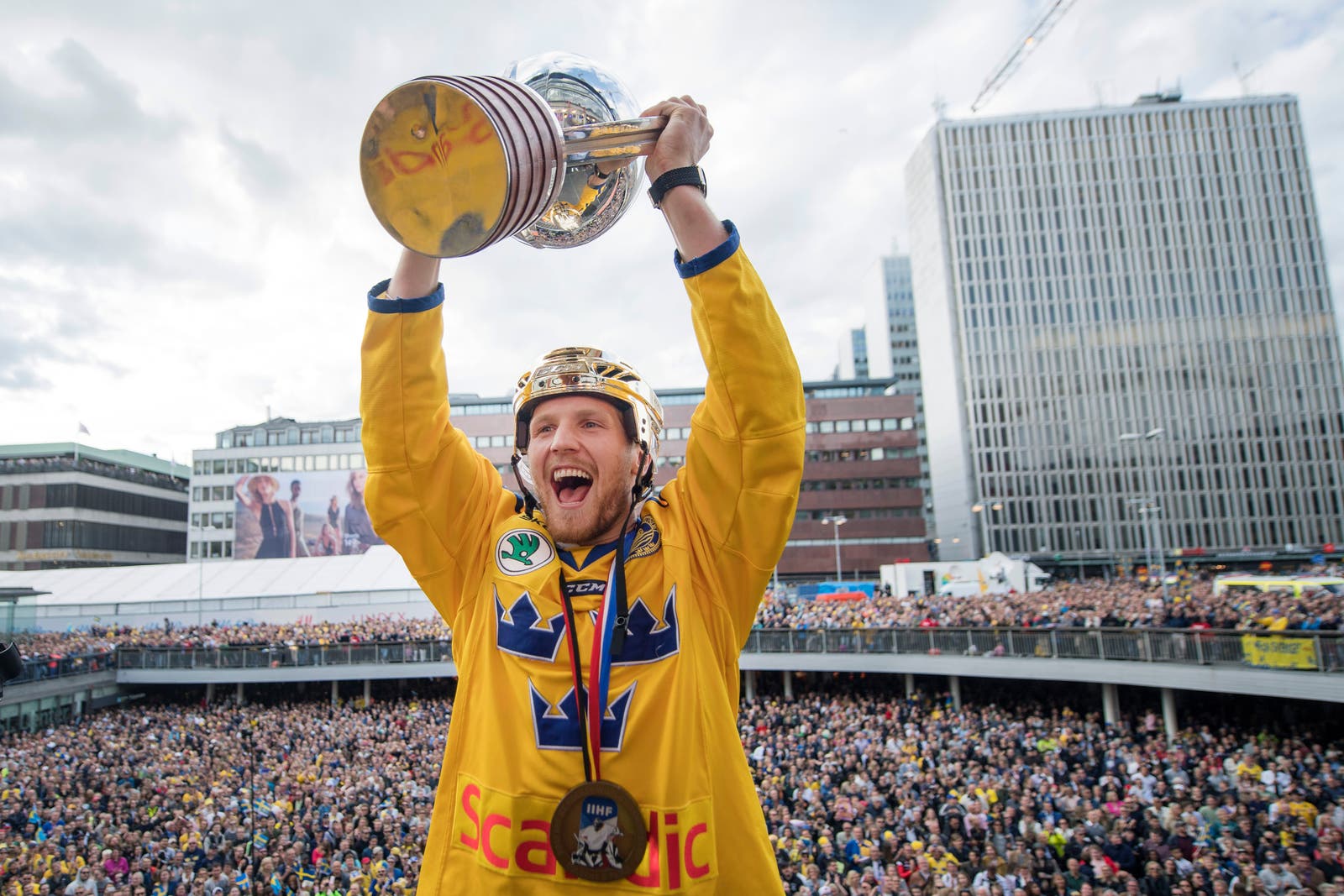 (2615) Gabriel Landeskog