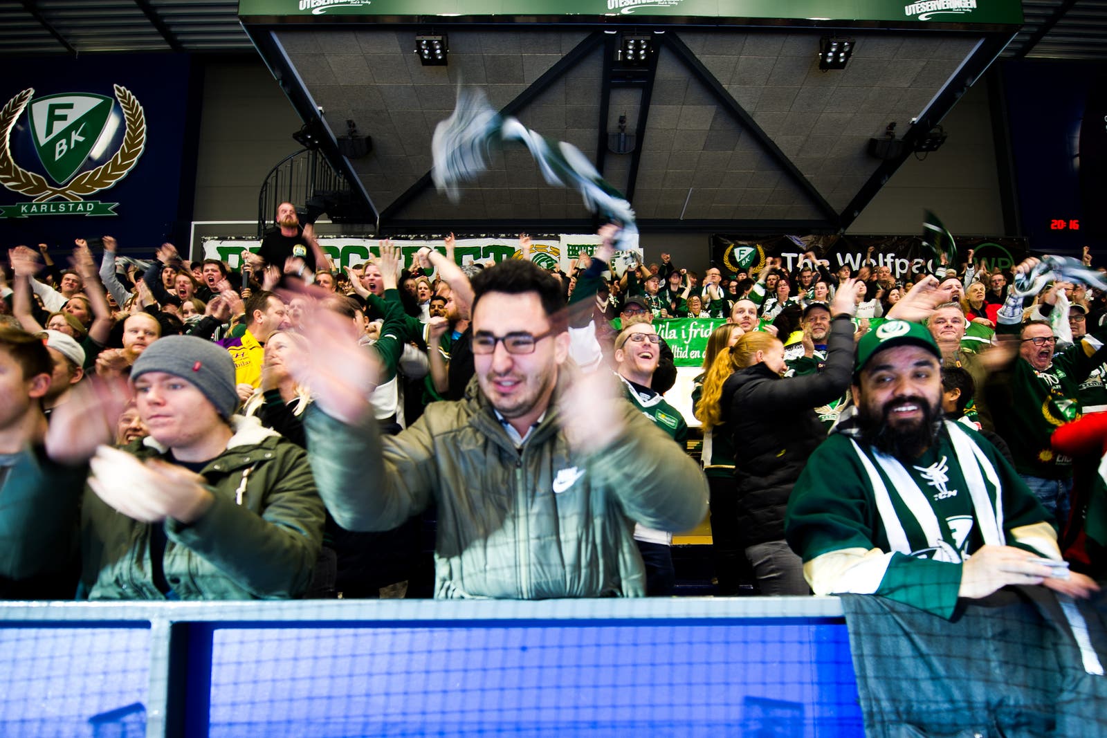 (1325) Färjestadsuccé