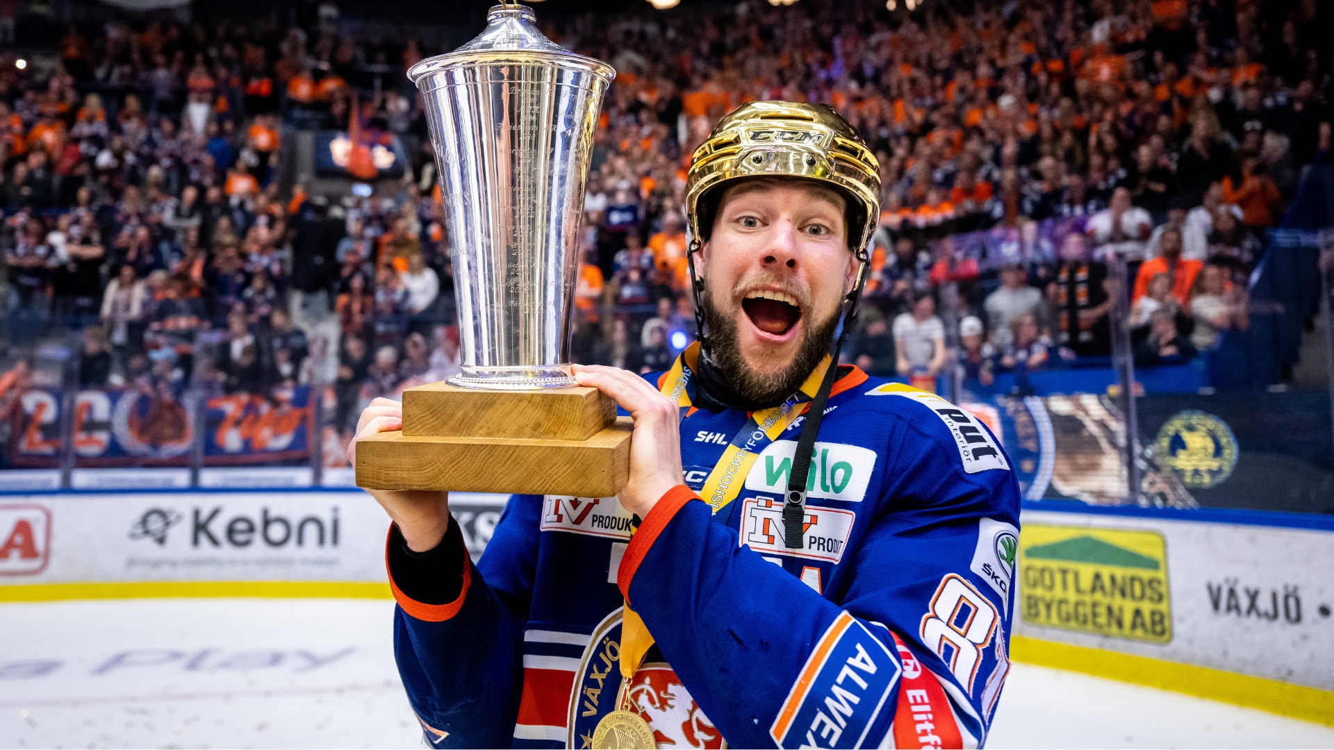 Robert Rosén ska få sin tröja hissad i Vida Arena.