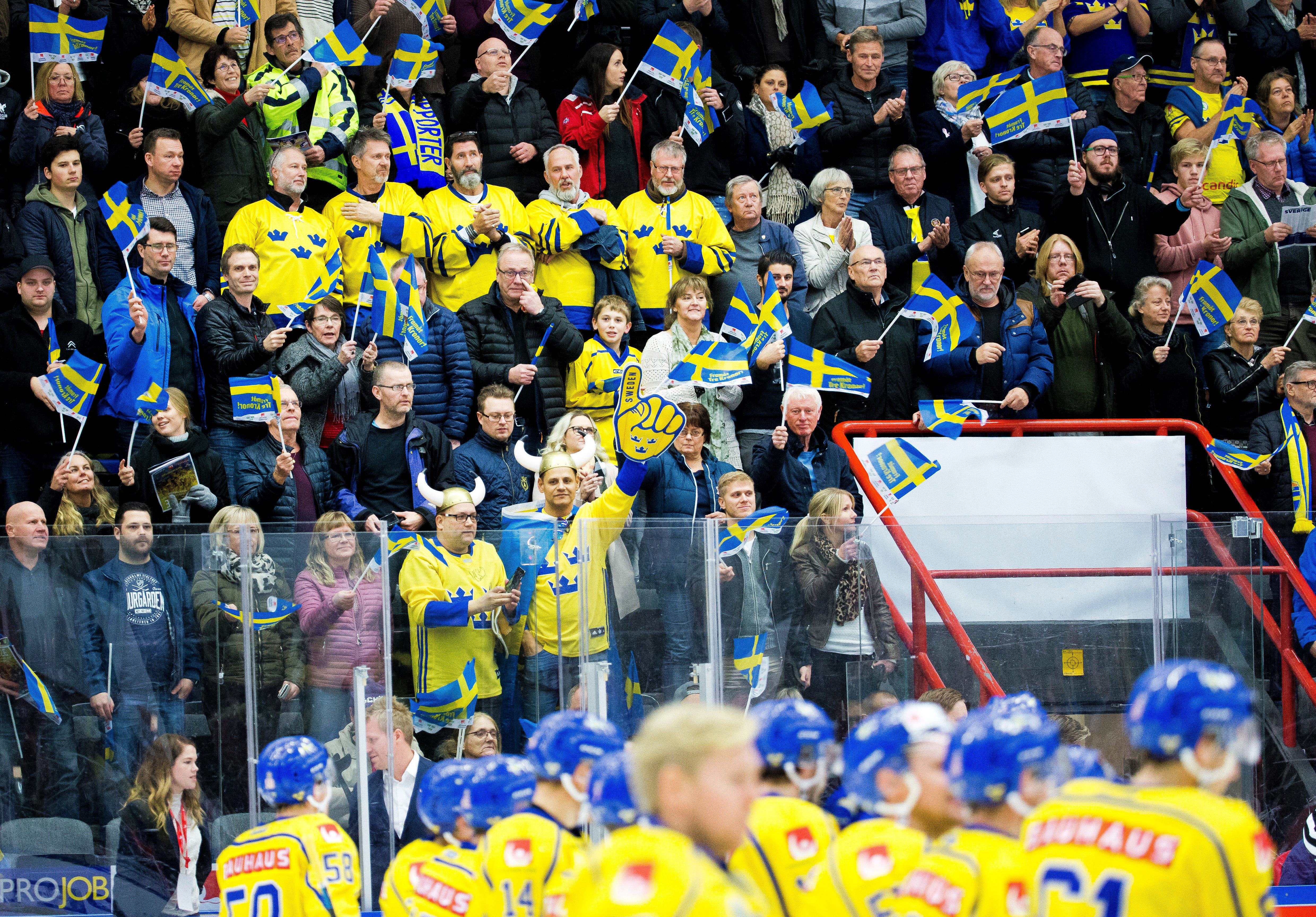 (2510) tre kronor publik