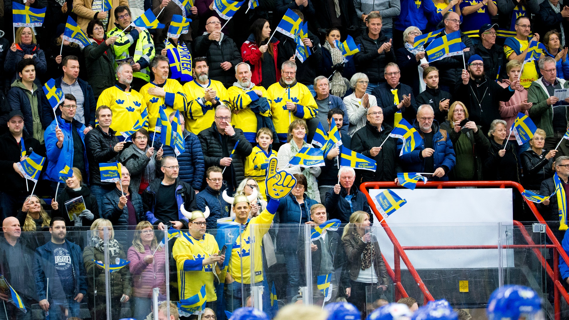 (2510) tre kronor publik