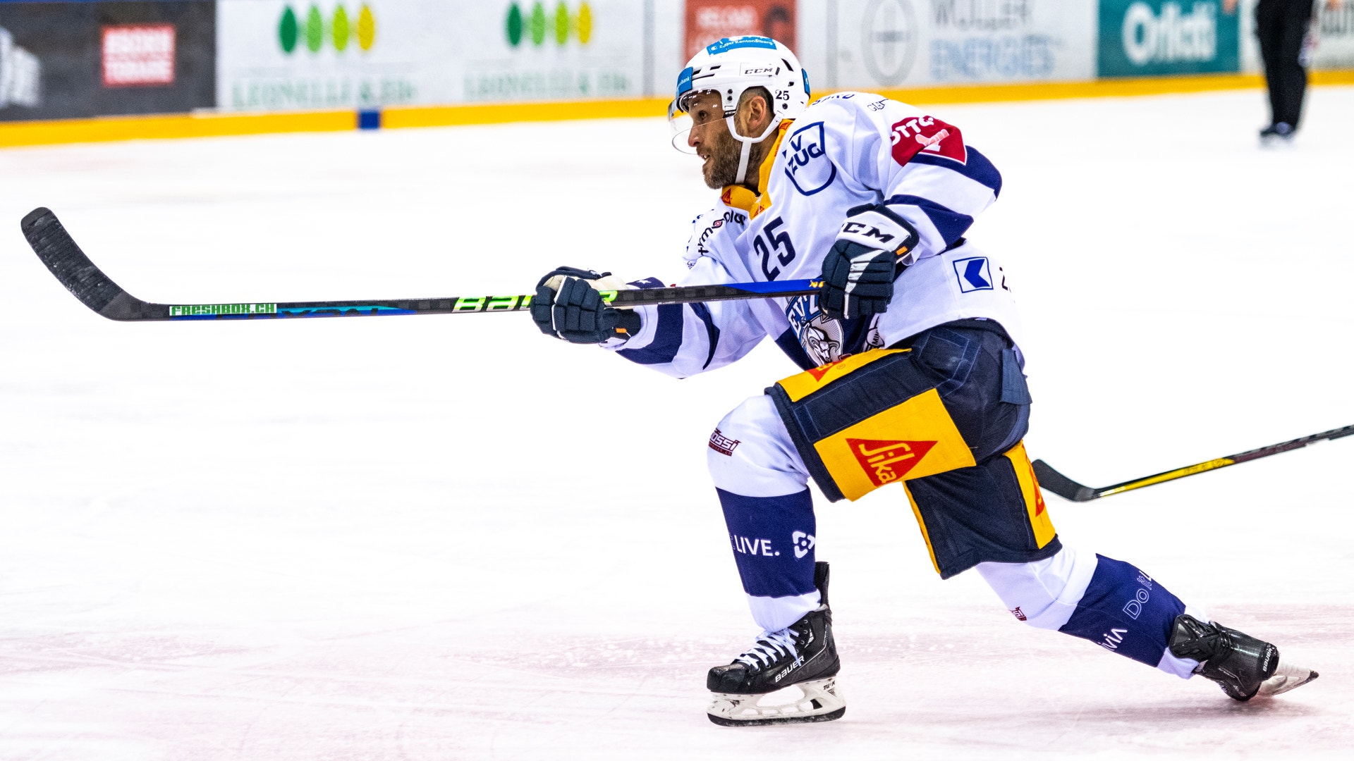 (27483) Carter Camper Zug