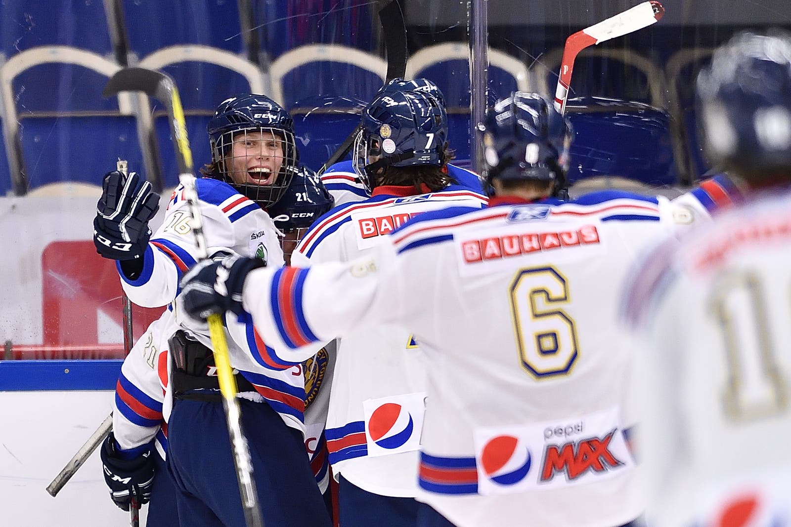 (841) stockholm nord tv-pucken