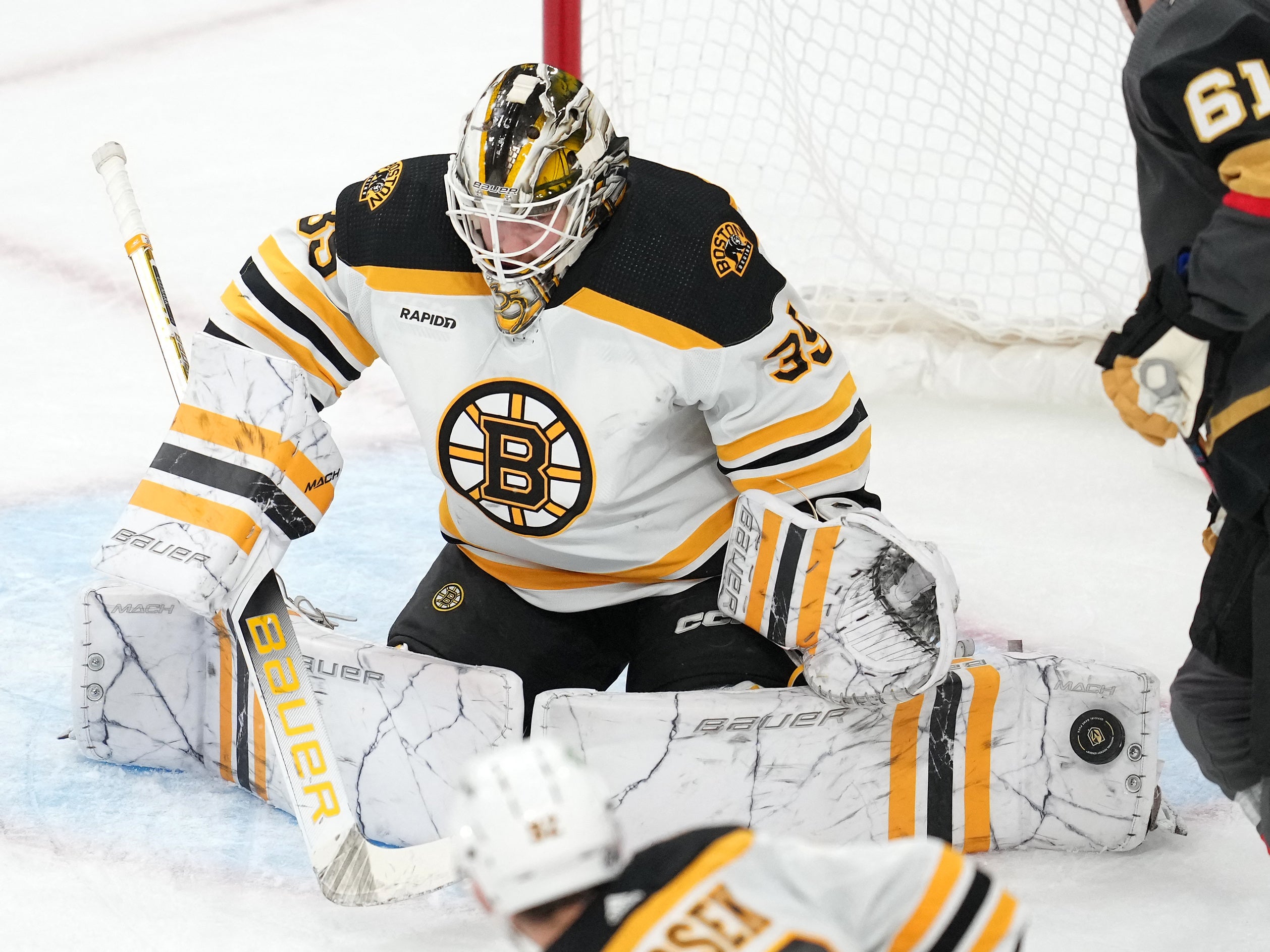 (25692) Linus Ullmark