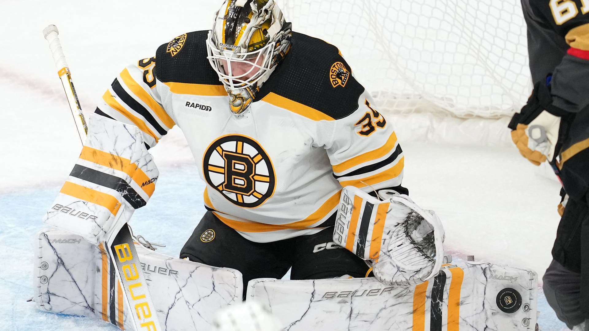 (25692) Linus Ullmark