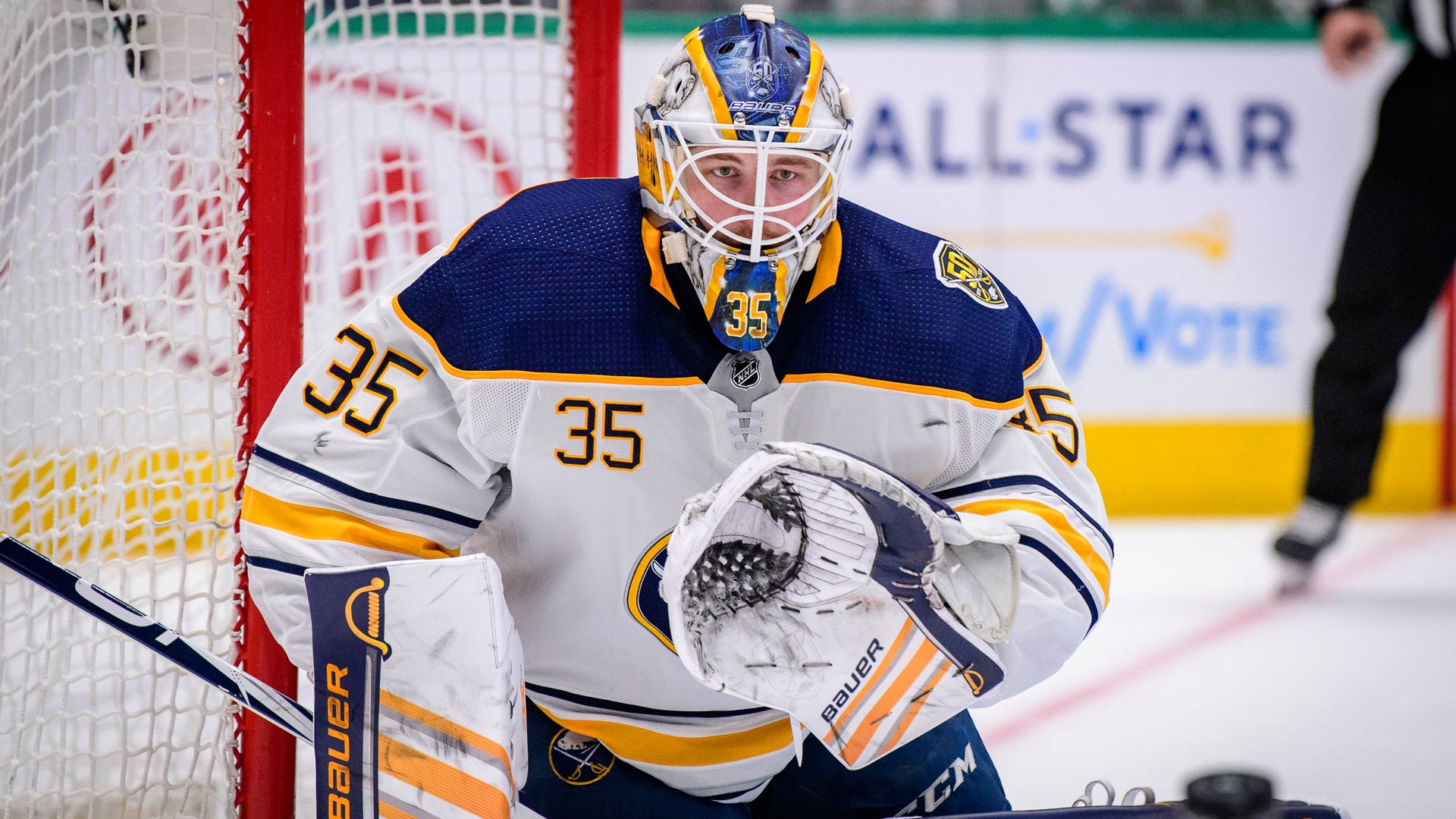 (17512) Linus Ullmark