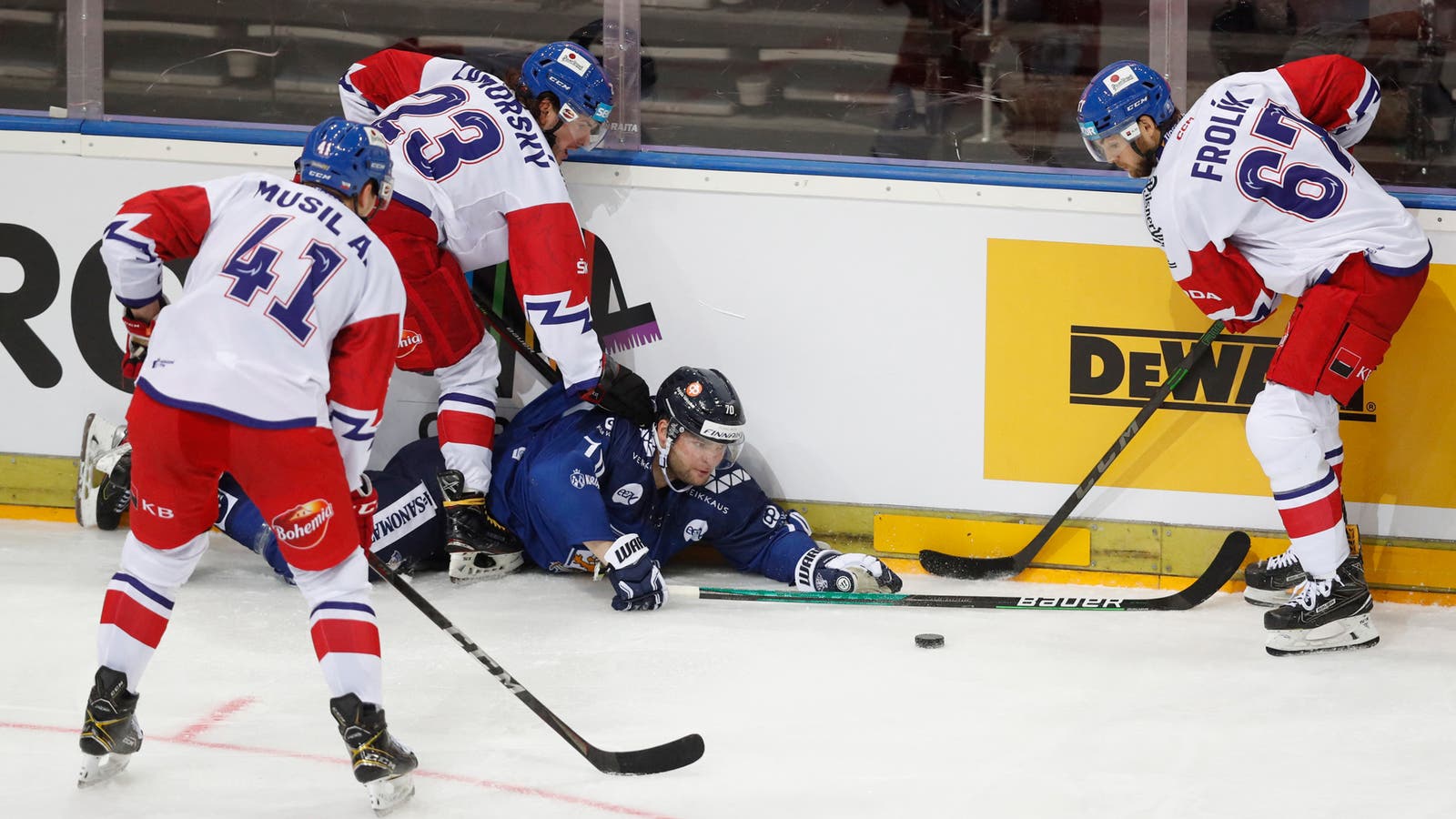 (24107) Michael Frolik