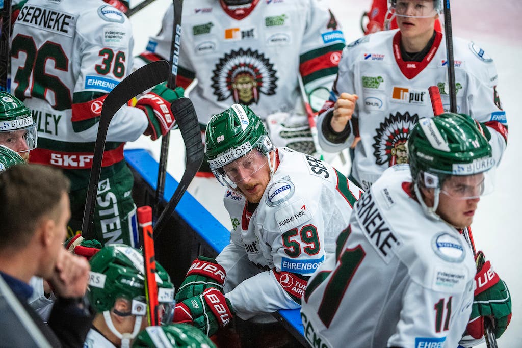 (12325) Simon Hjalmarsson