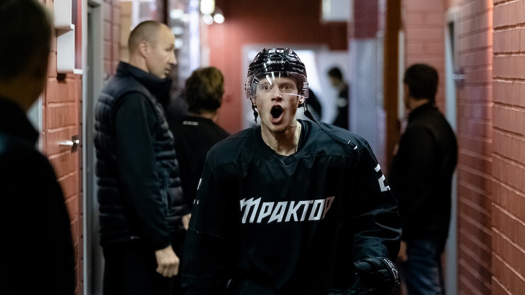 (21168) Lawrence Pilut/Traktor Tjeljabinsk