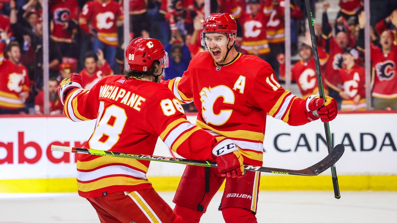 (23576) Mikael Backlund / Andrew Mangiapane /Calgary