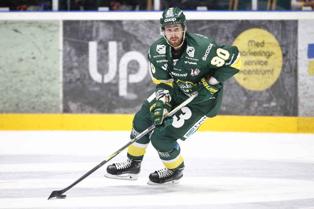 (1322) Alex Hutchings