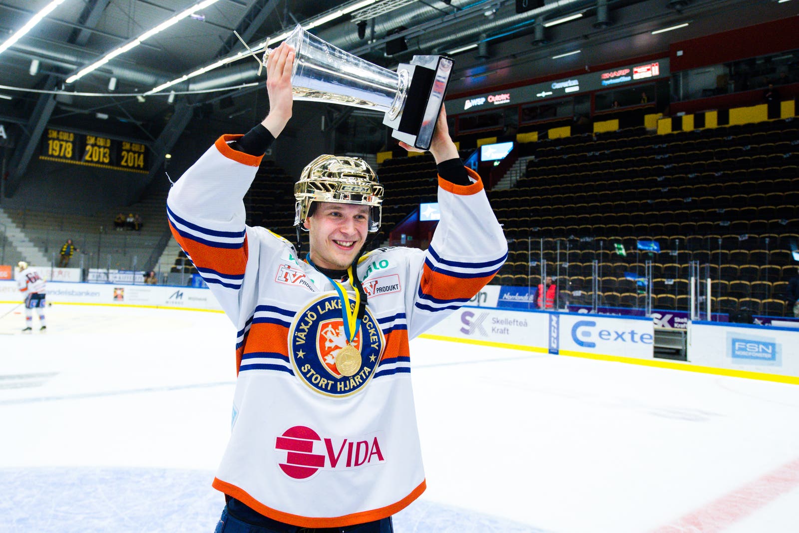 (2606) Elias Pettersson14