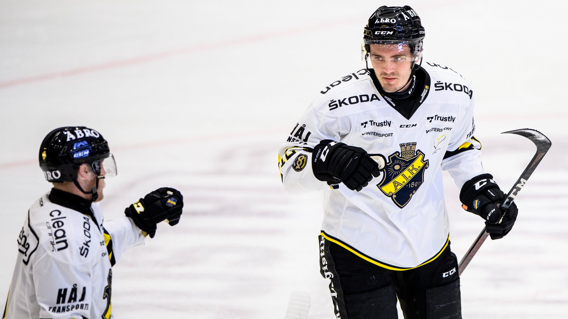 (16864) Max Lindholm
