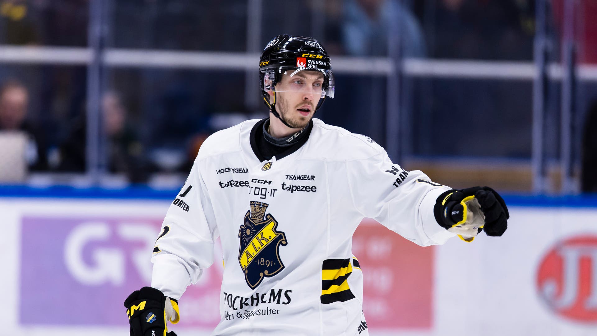 Simon Åkerström