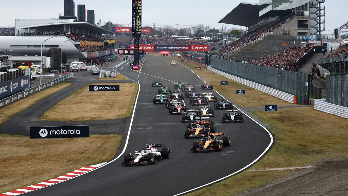 Starten går på Suzuka Circuit, en av Formel 1-kalenderns mest klassiska banor.