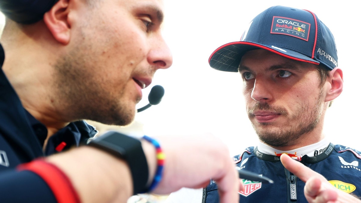Max Verstappen tillsammans med sin race engineer Gianpiero Lambiase, som nu uppges vara i samtal med Aston Martin.