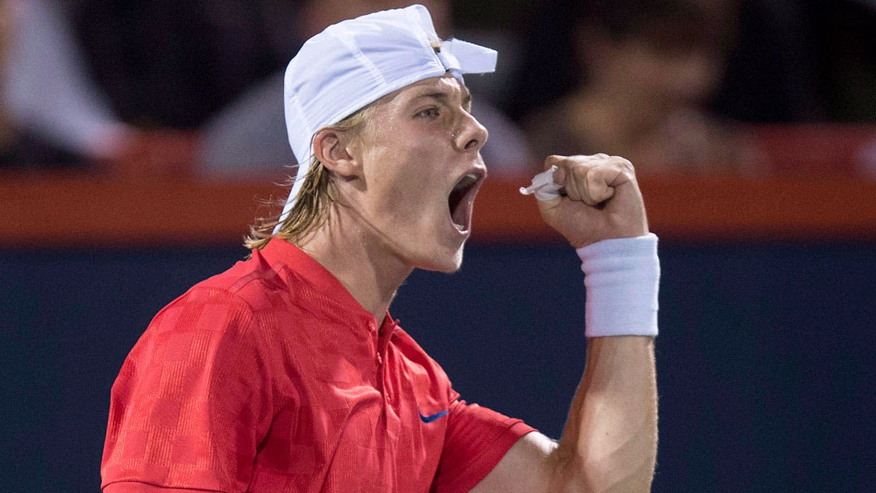 Tennis-Shapovalov-celebrates-point-versus-Nadal-at-Rogers-Cup-2017