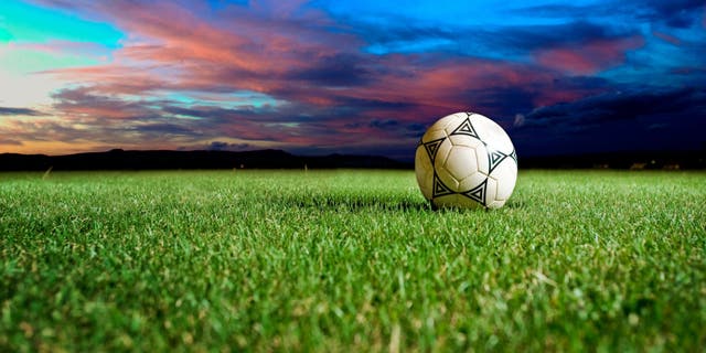 3-Cara-Mendapatkan-Penghasilan-Dari-Bermain-Judi-Bola-di-Agen-Sbobet-Online