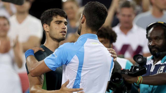 alcaraz-djokovic-cincinnati-2023-final-embrace