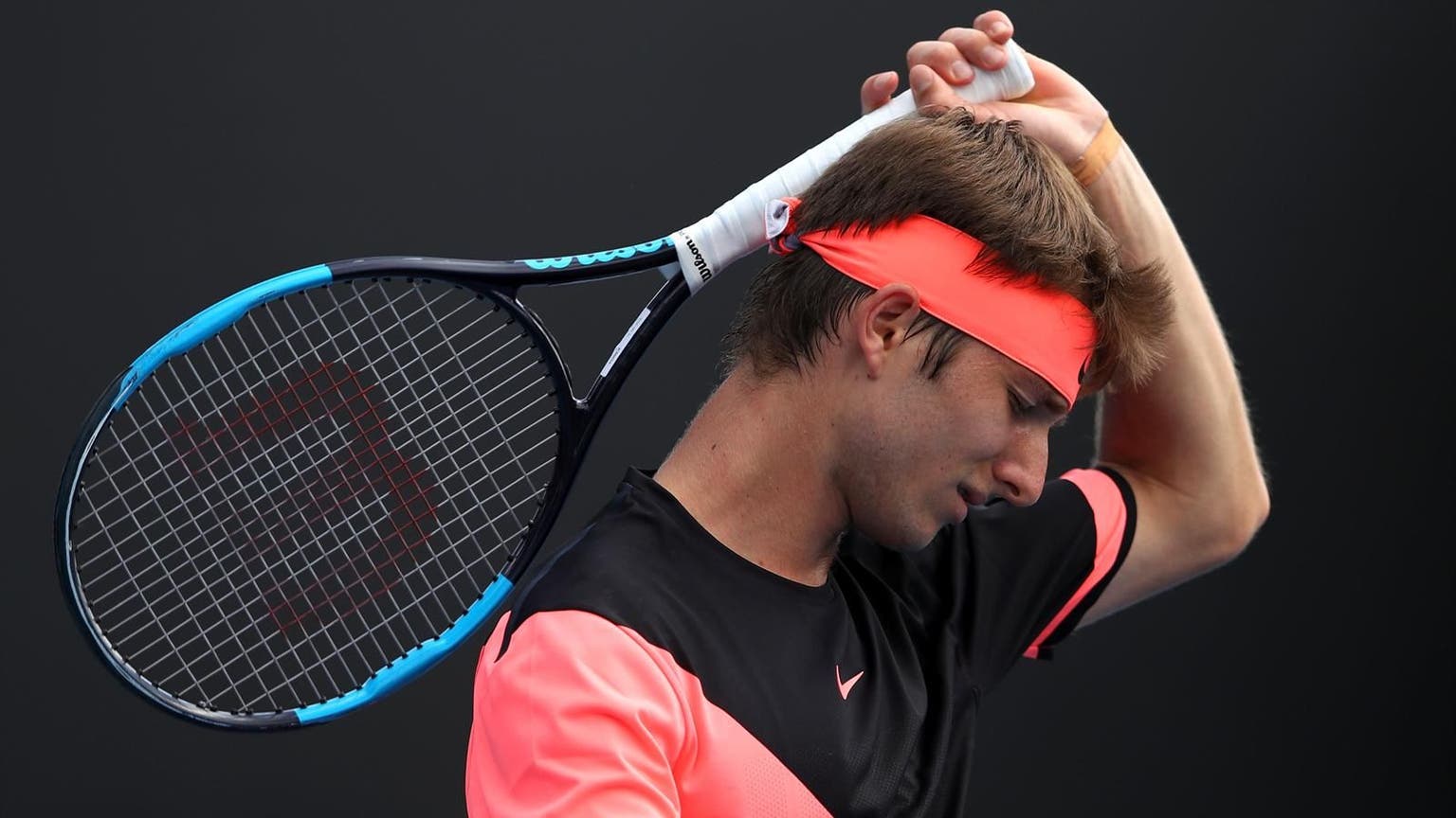 2245621-46811217-1600-900