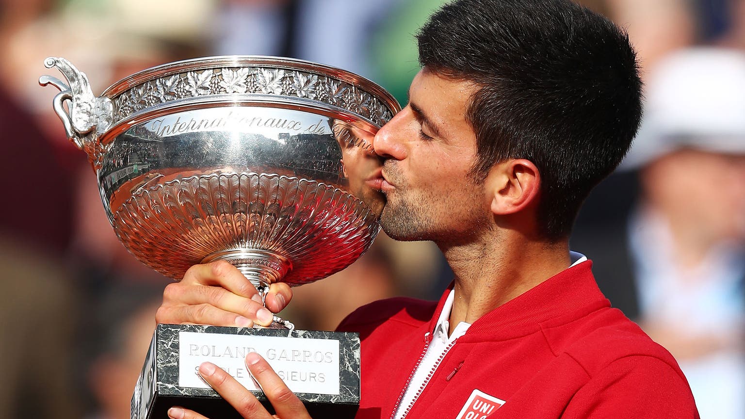 roland-garros-2016-final-djokovic-trophy1