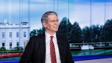 Scott Bessent dubbelbokar sig – Sydkorea tar smällen